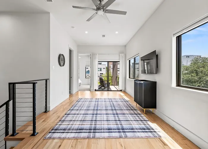 Lux 6Br 2 Game Rooms Dallas